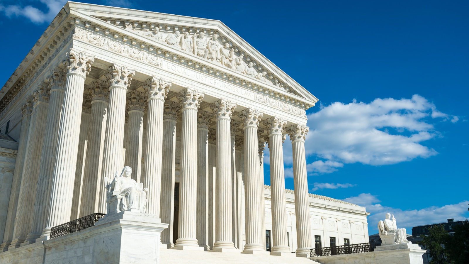 Image of the Supreme Court.